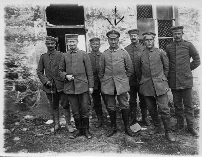 Picture of Hanna Hamburger’s father, fourth from the left, with other men from the German Army during World War I