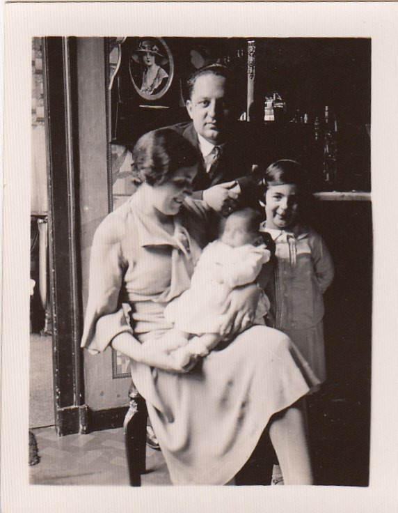 Charles Kahane as a baby with his parents in 1934.