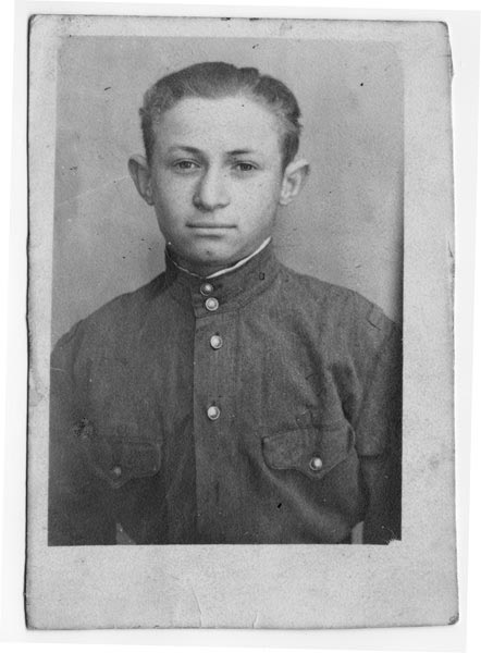 Alexander Savranskiy in ninth grade, 1947.
