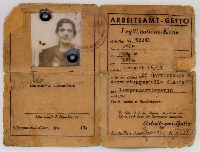 Opened view Frieda Weinreich’s mother’s work card from the ghetto. Frieda’s mother’s maiden name was Gola.